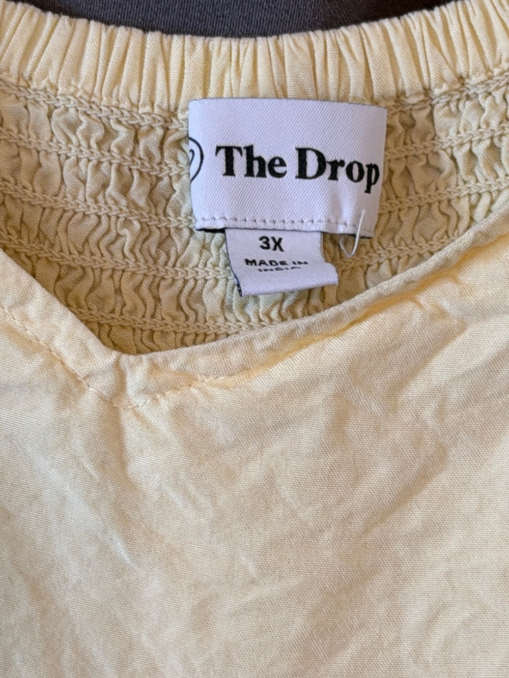Light Yellow Midi Dress with Puff Sleeves - Picture 2 of 3